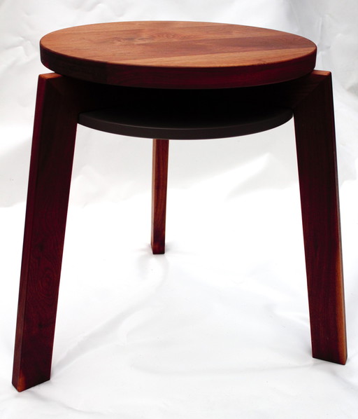 Table d'appoint en bois massif de noyer