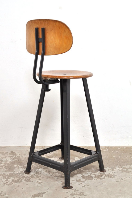Image 1 of Tabouret de bar vintage en style Bauhaus