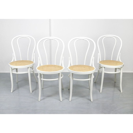 Image 1 of Ensemble de 4 chaises blanches vintage No. 18 modèle par Michael Thonet