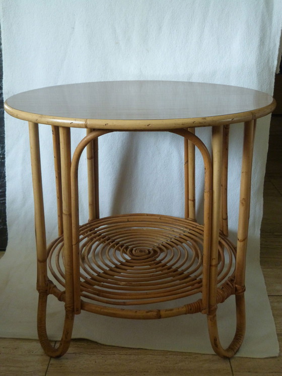 Image 1 of Vintage table basse guéridon rotin / formica