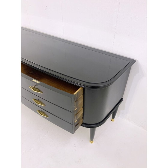 Image 1 of Commode du milieu du siècle laquée noir avec dessus en verre, Italie années 1950