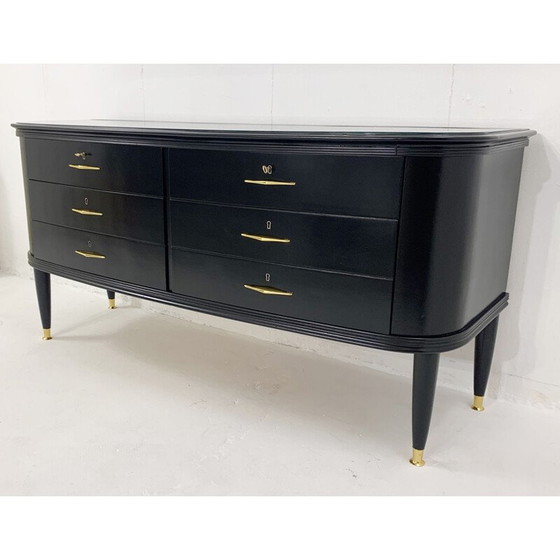 Image 1 of Commode du milieu du siècle laquée noir avec dessus en verre, Italie années 1950