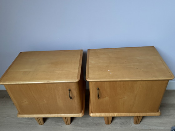 Image 1 of 2x Tables de nuit en noyer Mid Century