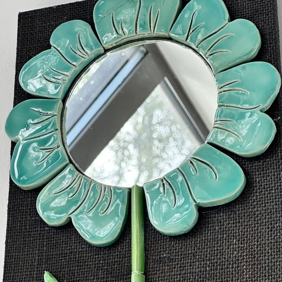 Image 1 of 1970 - Miroir à fleurs en céramique