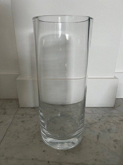 Vase cylindrique en verre épais transparent