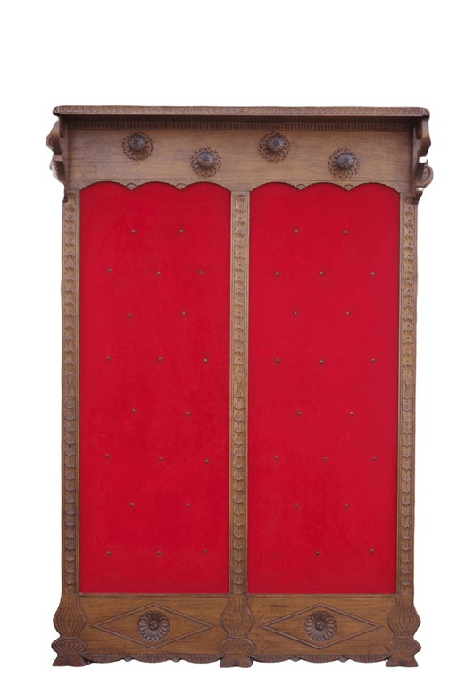 Porte-manteau mural en bois et velours rouge, années 1950