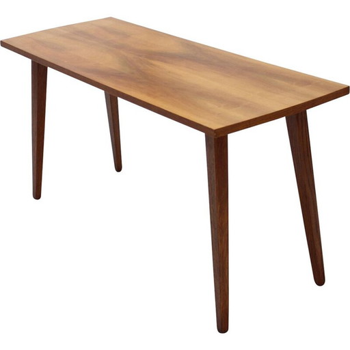 Table basse vintage en noyer par Dřevotvar, Tchécoslovaquie 1956