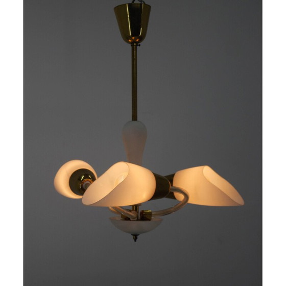 Image 1 of Lustre vintage en verre et laiton avec 3 flammes, Tchécoslovaquie 1950