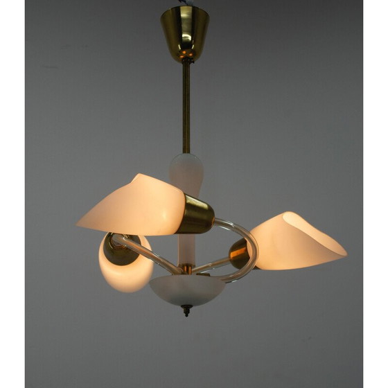 Image 1 of Lustre vintage en verre et laiton avec 3 flammes, Tchécoslovaquie 1950