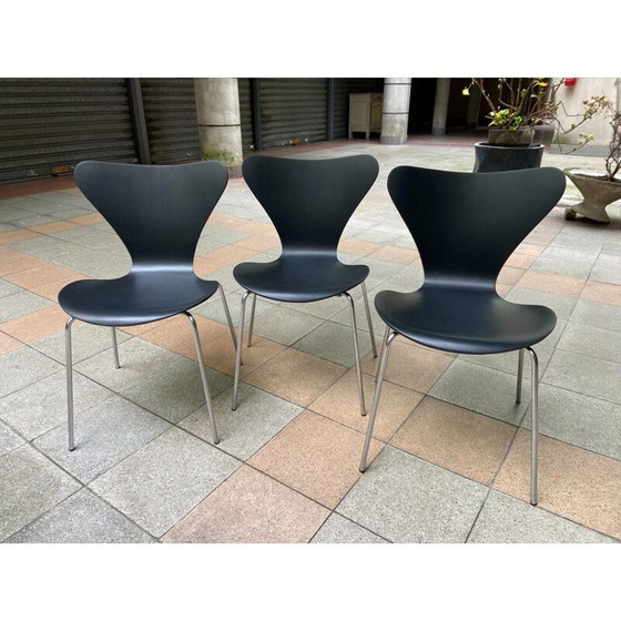 Image 1 of Ensemble de 3 chaises vintage 3107 par Arne Jacobsen pour Fritz Hansen, 1960