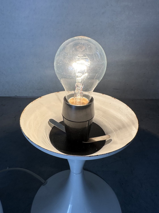 Image 1 of Lampe à poser tulipe vintage - métal et opaline