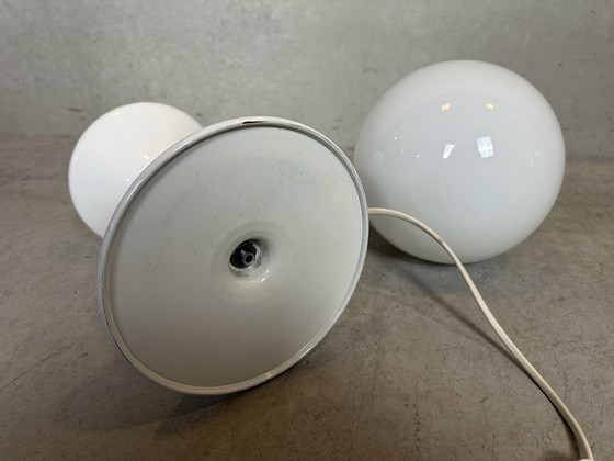 Image 1 of Lampe à poser tulipe vintage - métal et opaline