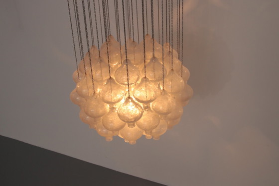 Image 1 of Lampe suspendue chandelier 'Tulipan' de Kalmar, verre soufflé, 1970,