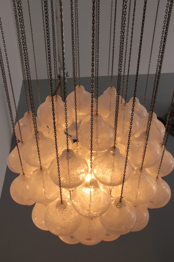 Image 1 of Lampe suspendue chandelier 'Tulipan' de Kalmar, verre soufflé, 1970,