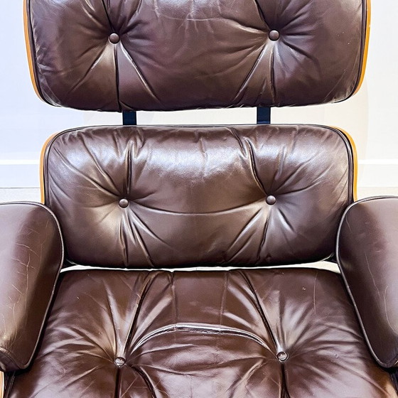 Image 1 of Fauteuil vintage avec ottoman en palissandre de Rio par Charles et Ray Eames, 1970