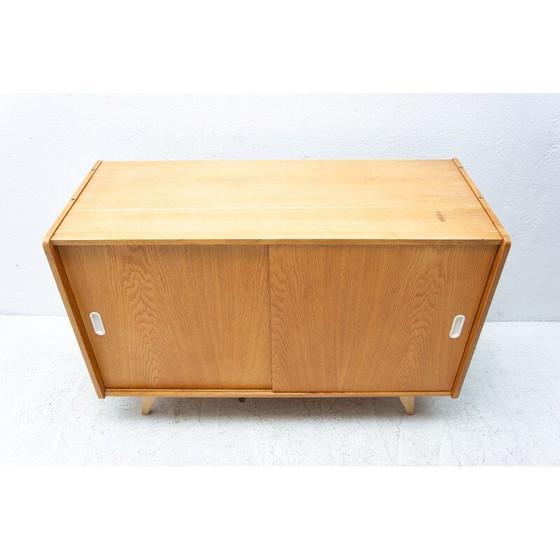 Image 1 of Buffet vintage en chêne U-452 par Jiří Jiroutek, Tchécoslovaquie 1960