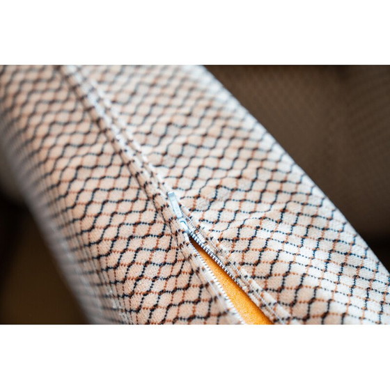 Image 1 of Paire de fauteuils vintage en bois et tissu chenillé, Italie 1970