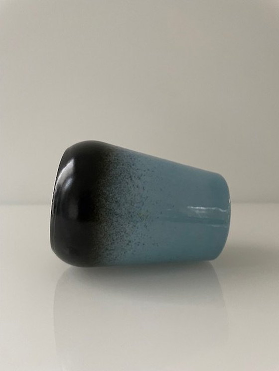 Image 1 of Vase Bleu clair et glaçure noire