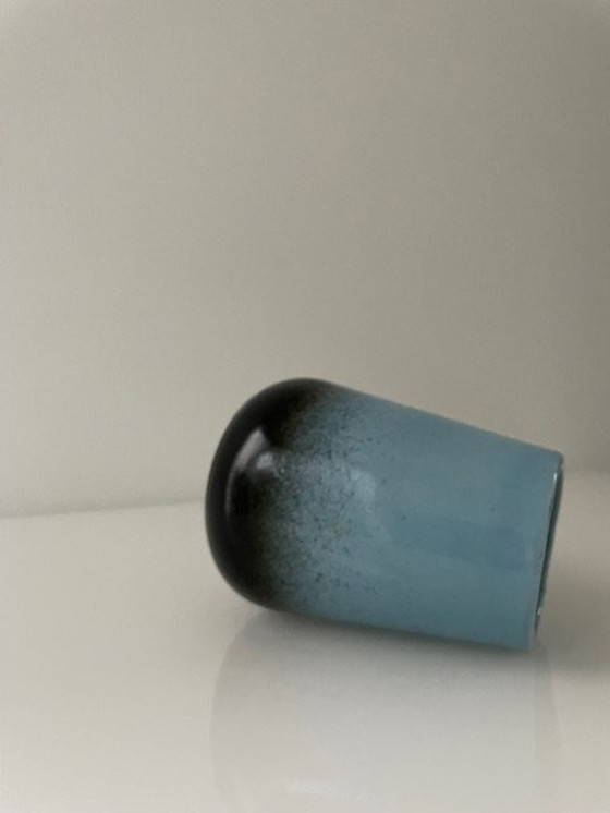 Image 1 of Vase Bleu clair et glaçure noire