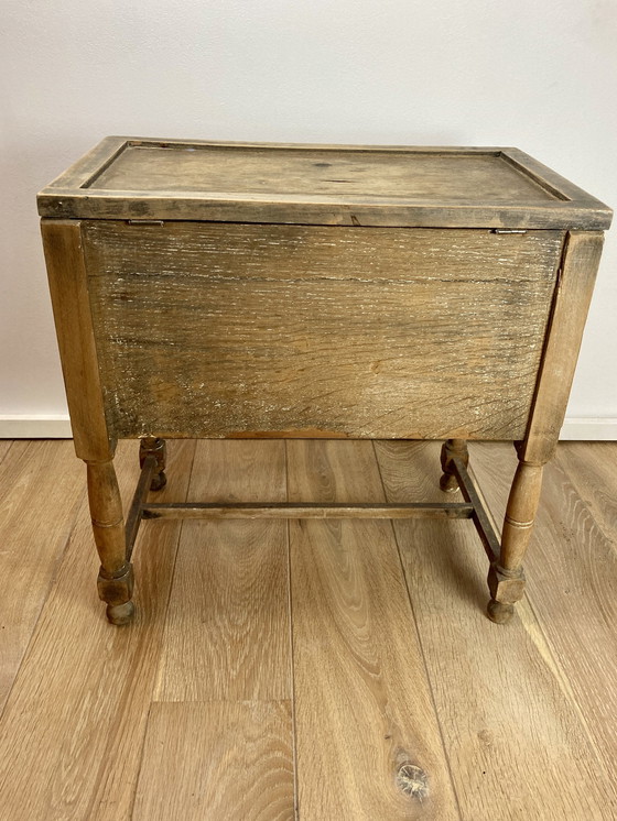 Image 1 of Meuble à abattant en bois ancien