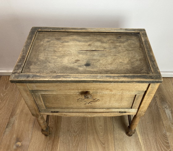 Image 1 of Meuble à abattant en bois ancien