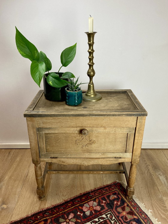 Image 1 of Meuble à abattant en bois ancien