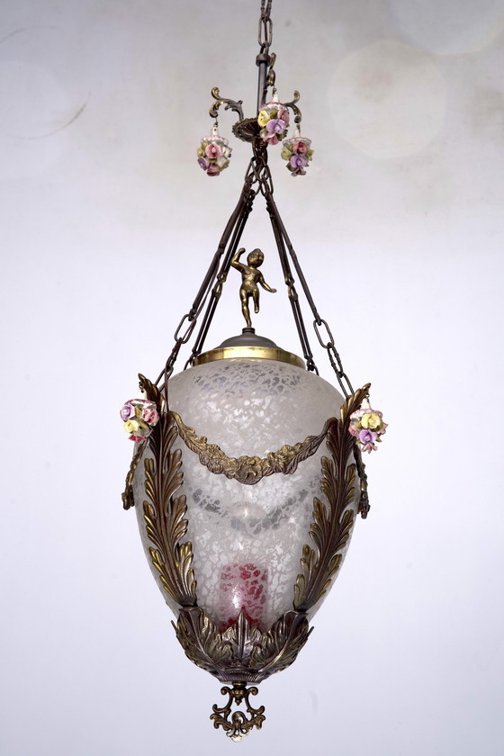 Image 1 of Lanterne italienne en laiton, verre gravé et fleurs de Capodimonte des années 50