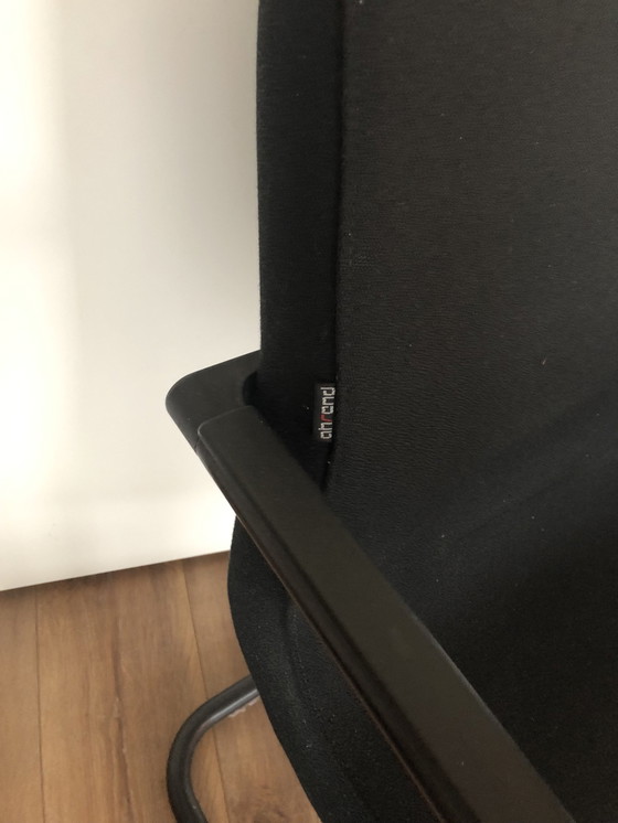 Image 1 of Siège de conférence Ahrend 230