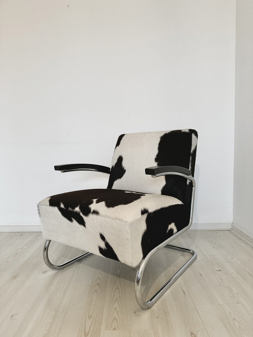 Fauteuil Thonet S411 en peau de vache