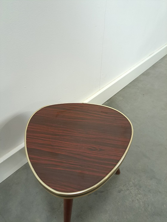 Image 1 of Table d'appoint avec plateau en formica aspect bois brun foncé