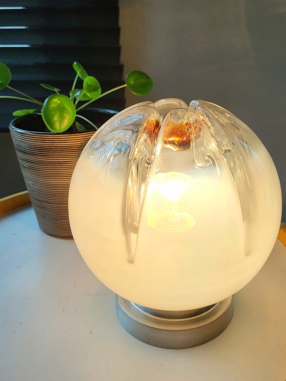 Image 1 of Lampe de table vintage de Murano avec abat-jour en verre Mazzega et base chromée, années 1960
