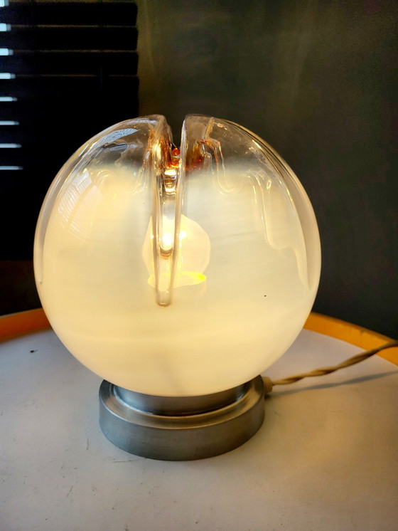Image 1 of Lampe de table vintage de Murano avec abat-jour en verre Mazzega et base chromée, années 1960