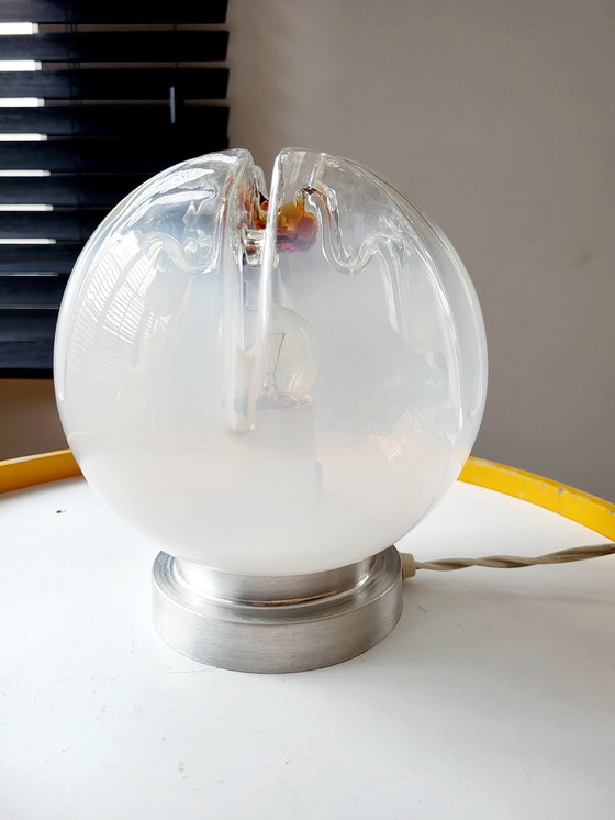 Image 1 of Lampe de table vintage de Murano avec abat-jour en verre Mazzega et base chromée, années 1960