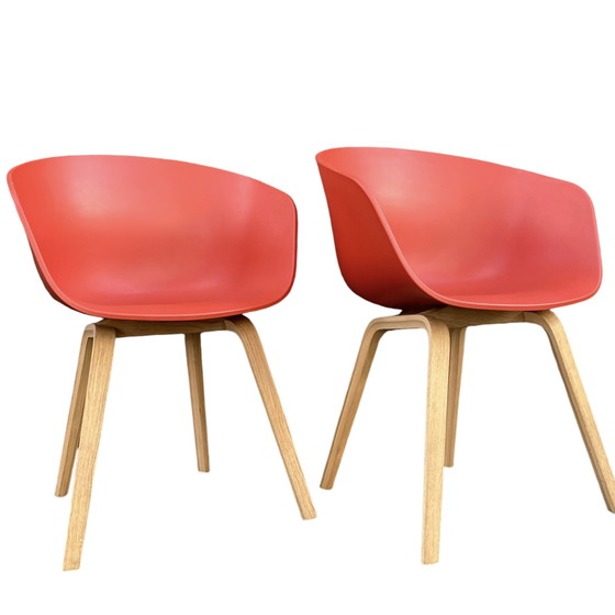 Image 1 of Deux pièces Hay About A Chair Rouge