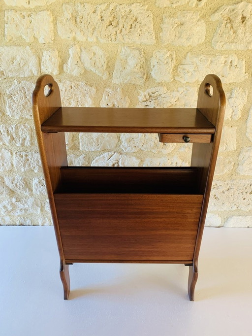 Table d'appoint vintage avec porte-revues, années 1960