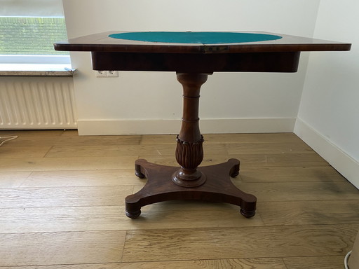 Table de jeu pliante antique
