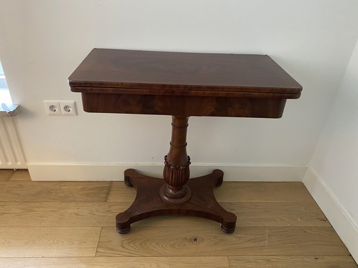 Table de jeu pliante antique