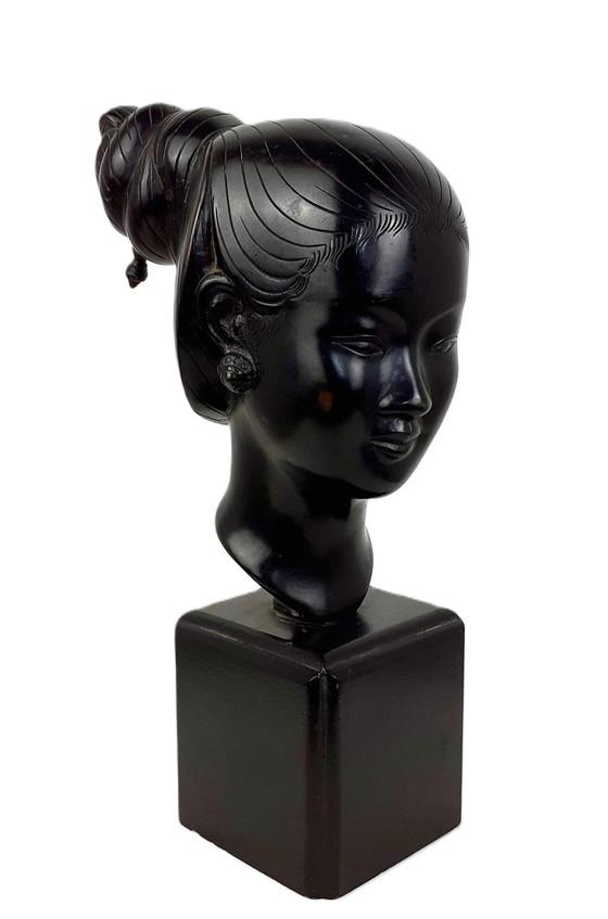 Image 1 of Buste en bronze à Nguyen Thanh Le