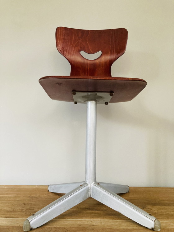 Image 1 of Pagholz Smile Chair Par Adam Stegner