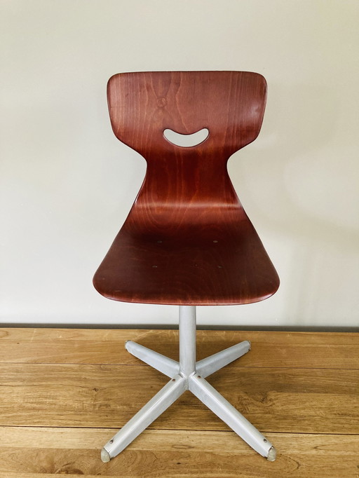 Pagholz Smile Chair Par Adam Stegner