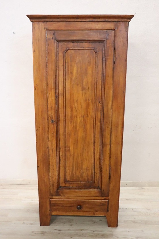 Image 1 of Armoire de rangement en bois à une porte