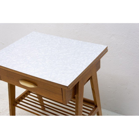 Image 1 of Table d'appoint vintage en hêtre et formica, Tchécoslovaquie années 1960