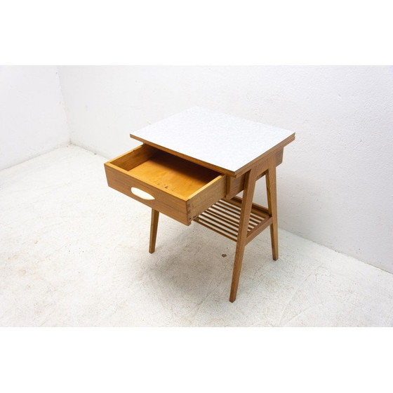 Image 1 of Table d'appoint vintage en hêtre et formica, Tchécoslovaquie années 1960