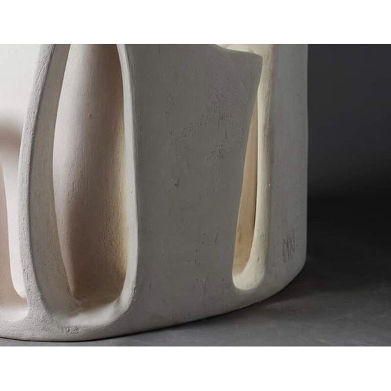 Image 1 of Table vintage en faïence blanche de Kseniya Kravtsova, 2024