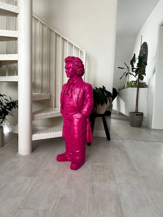 Image 1 of Statue Beethoven exclusive en rose - signée par Ottmar Hörl