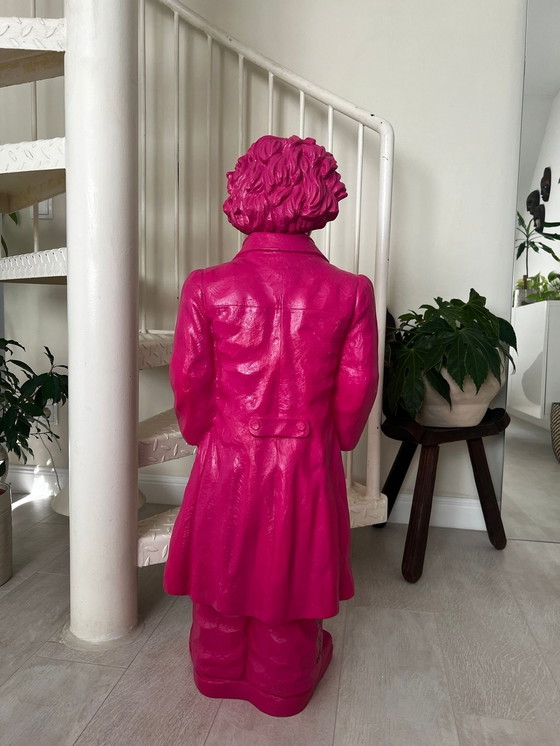 Image 1 of Statue Beethoven exclusive en rose - signée par Ottmar Hörl