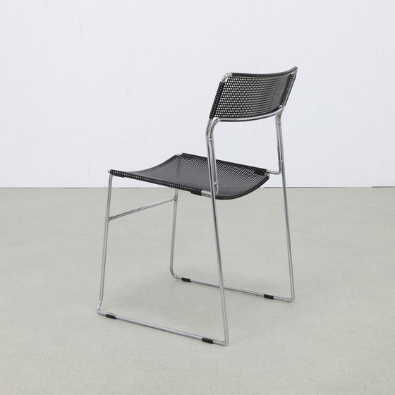 Image 1 of 4X Chaise de salle à manger en métal perforé Arrben, 1980S