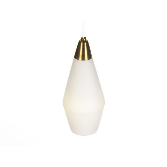 Image 1 of Lampe suspendue vintage en verre opalin et laiton, Danemark années 1960