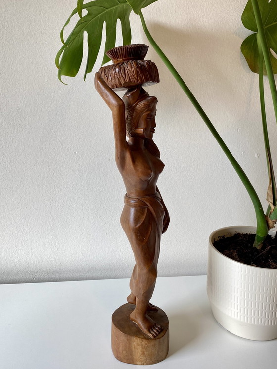 Image 1 of Statue vintage en bois Balinaise Femme