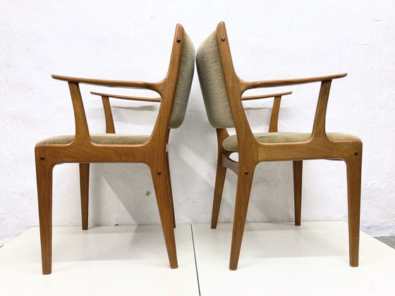 Image 1 of 2 Chaises danoises en teck avec accoudoirs Design Johannes Anderson Pour Uldum Møbler